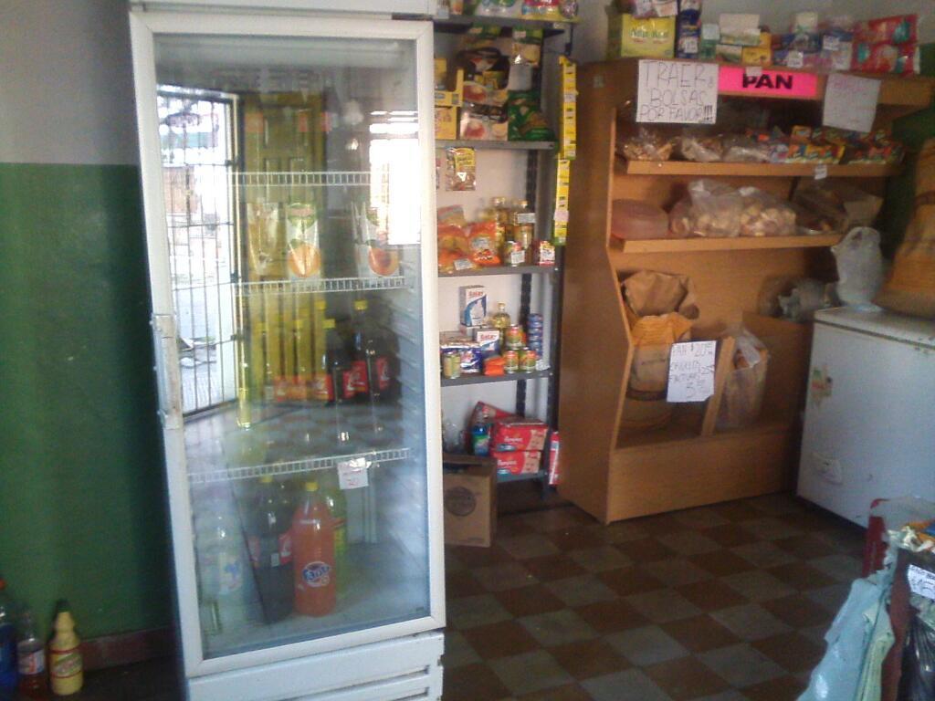 VENDO NEGOCIO!!!VERULERIA ,PANADERIA Y ALMACEN A