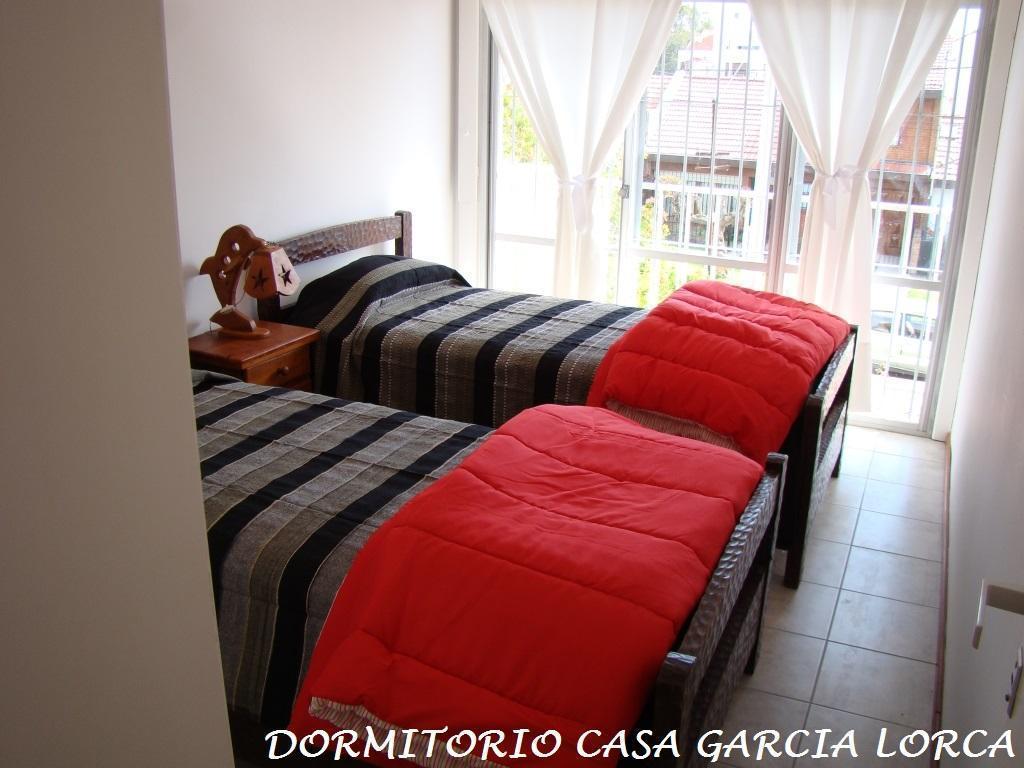 Excelente CASA 2 cuadras de la costa 5 dormitorios para 11 personas En Punta Mogotes zona A.C.A