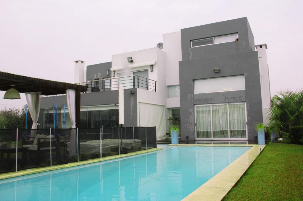 Casa en Venta en La lomada,  U$S 820000
