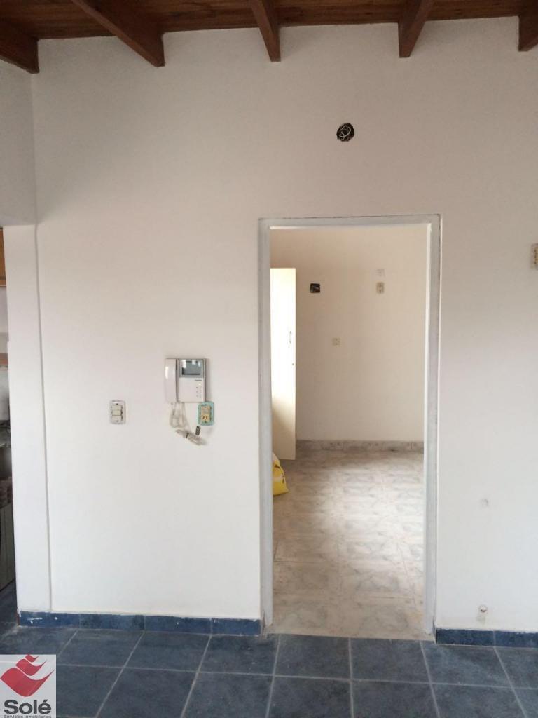 Alquiler Dpto en Rivadavia 1100 refaccionado a nuevo, 1 dormitorio, 2 baños, amplio living