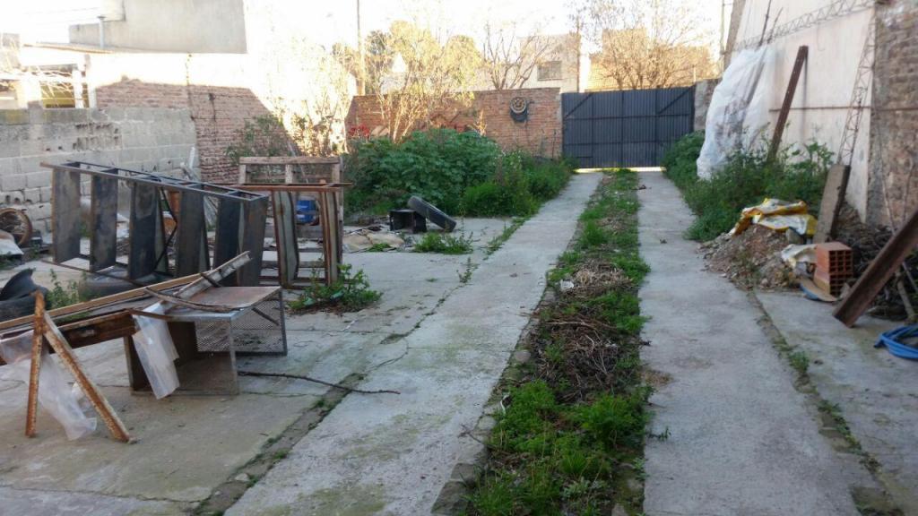 Deposito con terreno