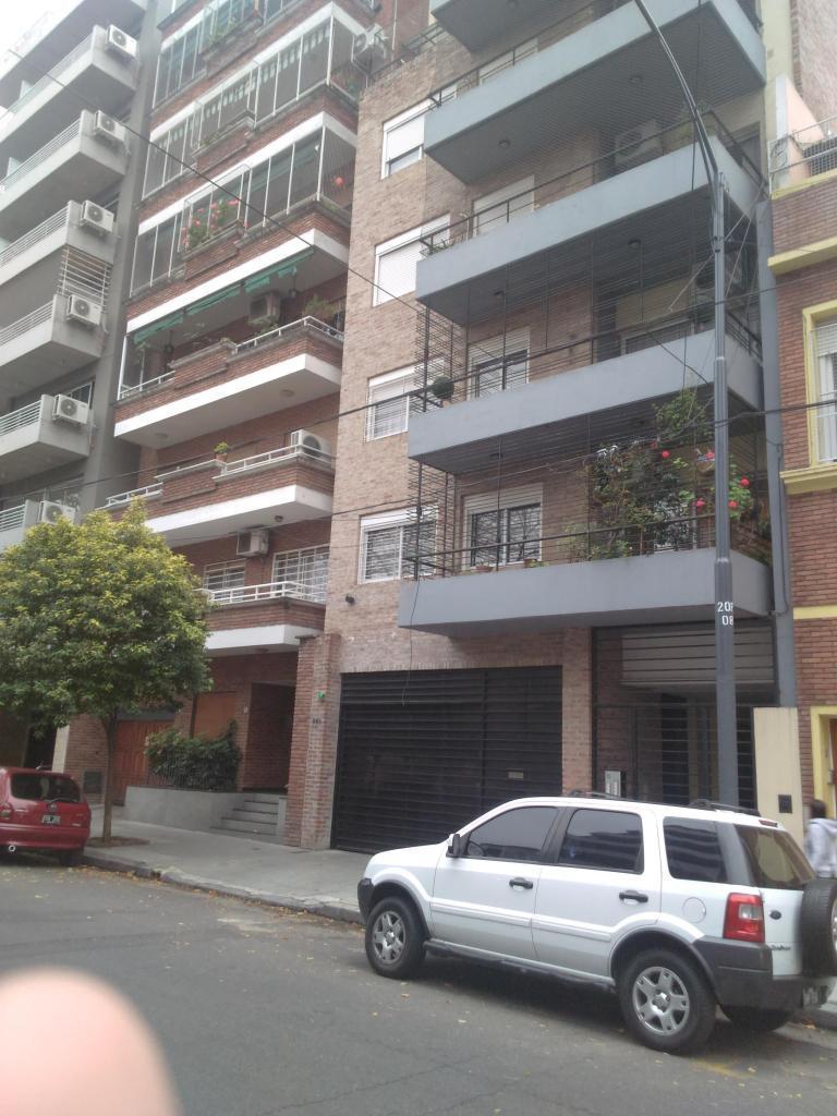 PARQUE CHACABUCO, 2 AMBIENTES, COCHERA, CON 2 BAÑOS, Y TERRAZA