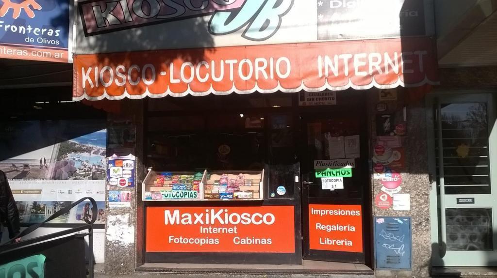 Maxikiosko  ,frente quinta presidencial