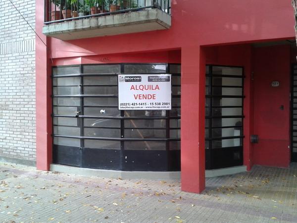 VENDO 6 entre 65 y 66 Inmueble apto destino comercial o vivienda 18m2 Alquilado