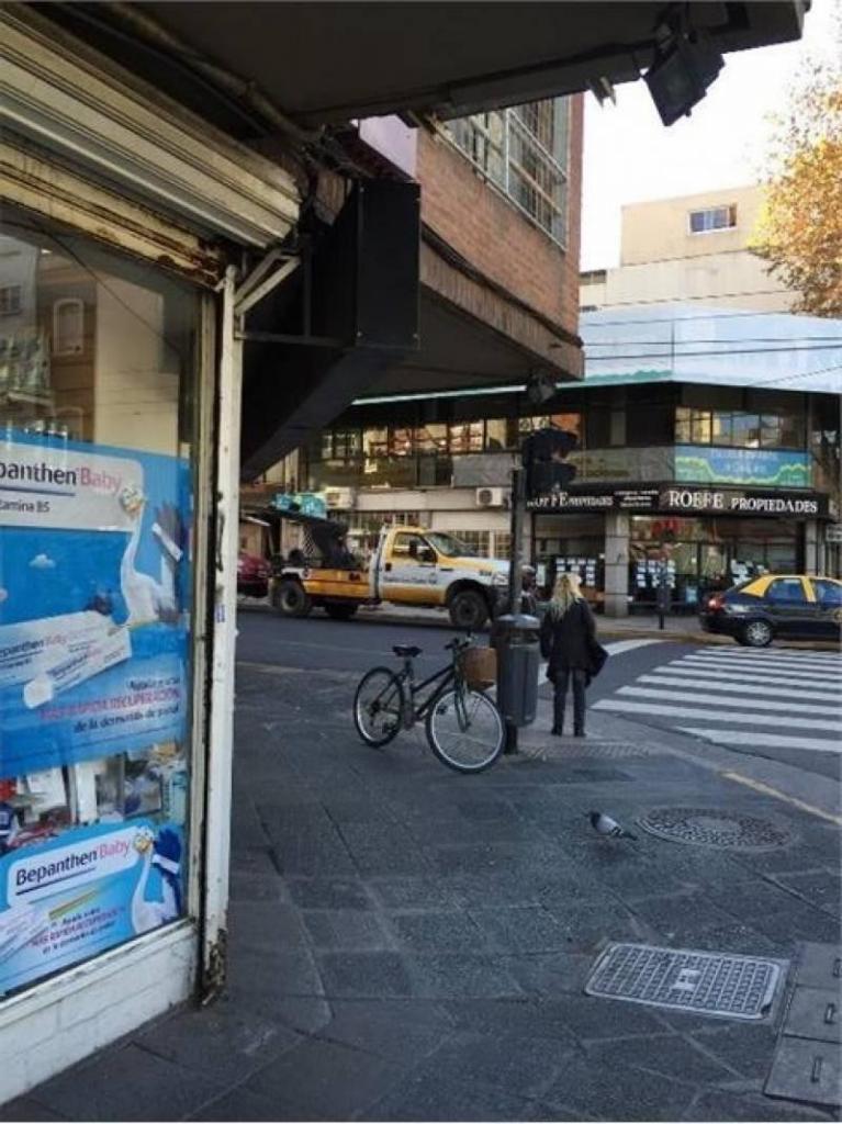 Esquina. en Anchorena y Paraguay 10 metros de frente