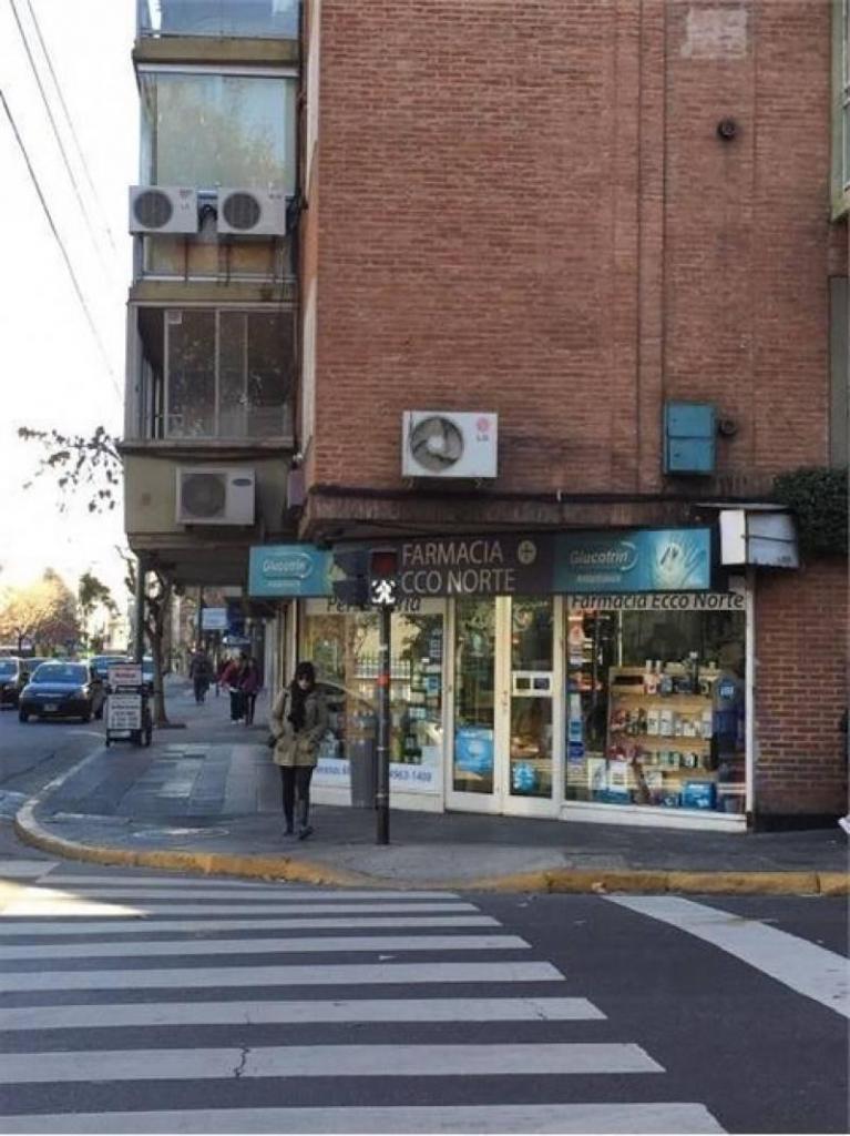 Esquina. en Anchorena y Paraguay 10 metros de frente