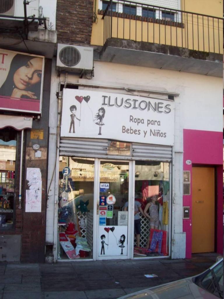 LOCAL SOBRE AV. VARELA PLENO CENTRO COMERCIAL