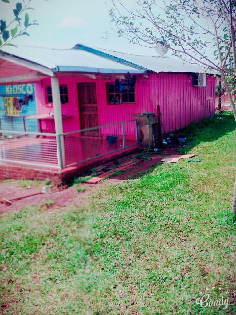 Vendo casa de madera en kilómetros 3 barrio virgen de ITA ti