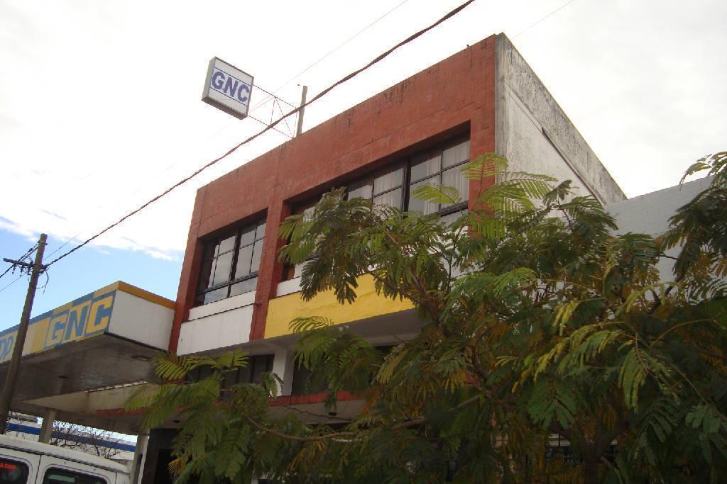 Edificio de 1000 m2 cubiertos