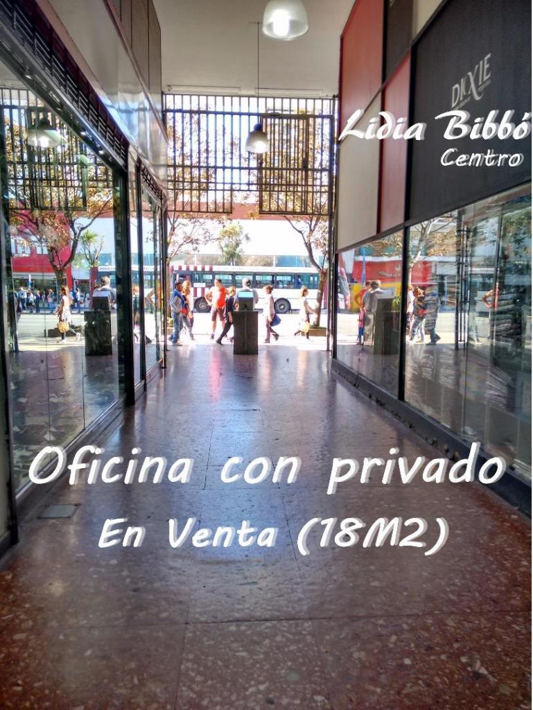 Oficina con privado en el centro