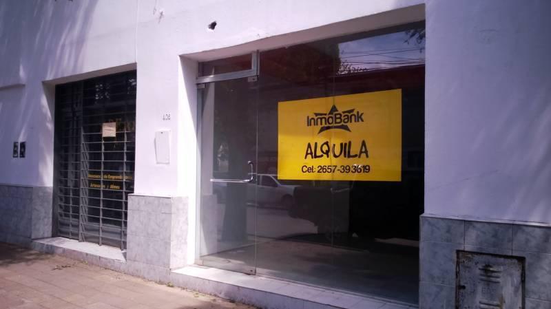 ALQUILO 2 LOCALES EN PLENO CENTRO