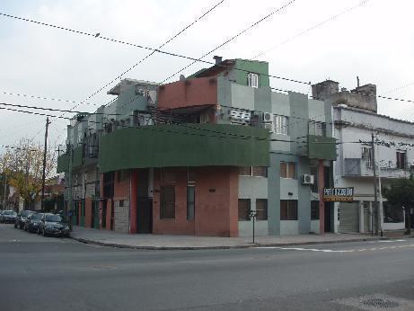 Departamento Tipo Casa en venta en Piñeyro 1JRN