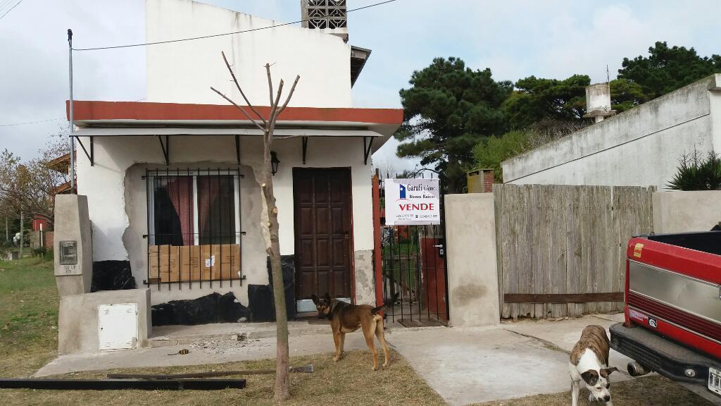 Vendo casa dos plantas en Santa Teresita