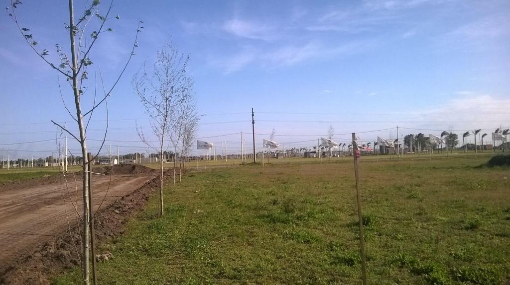 TENÉ HOY TU TERRENO EN BARRIO RESIDENCIAL LA PEDRERA