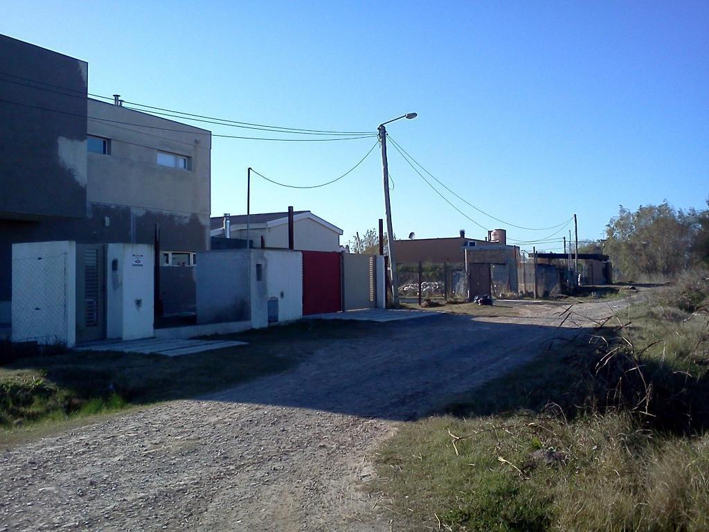 Villa Castells , 8 prox a 492 , gran crecimiento , ultimo lote disponible 12x30 Escritura inmediata
