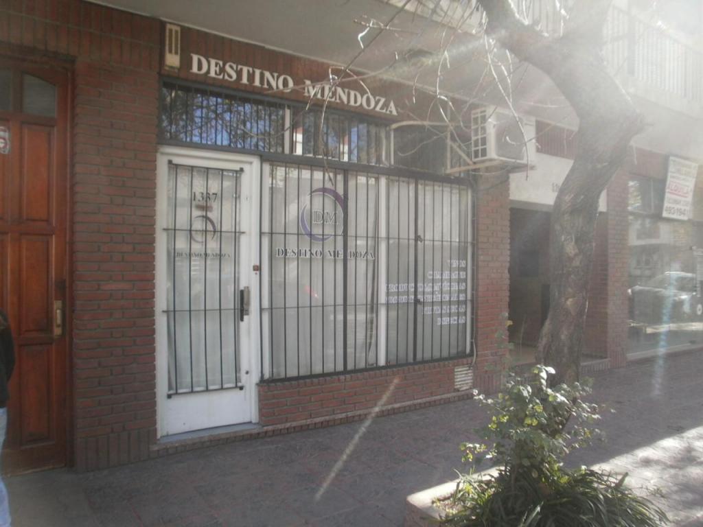 DUEÑO. VENDO LOCAL AMPLIO. MACROCENTRO, ZONA ESPAÑA Y LURO