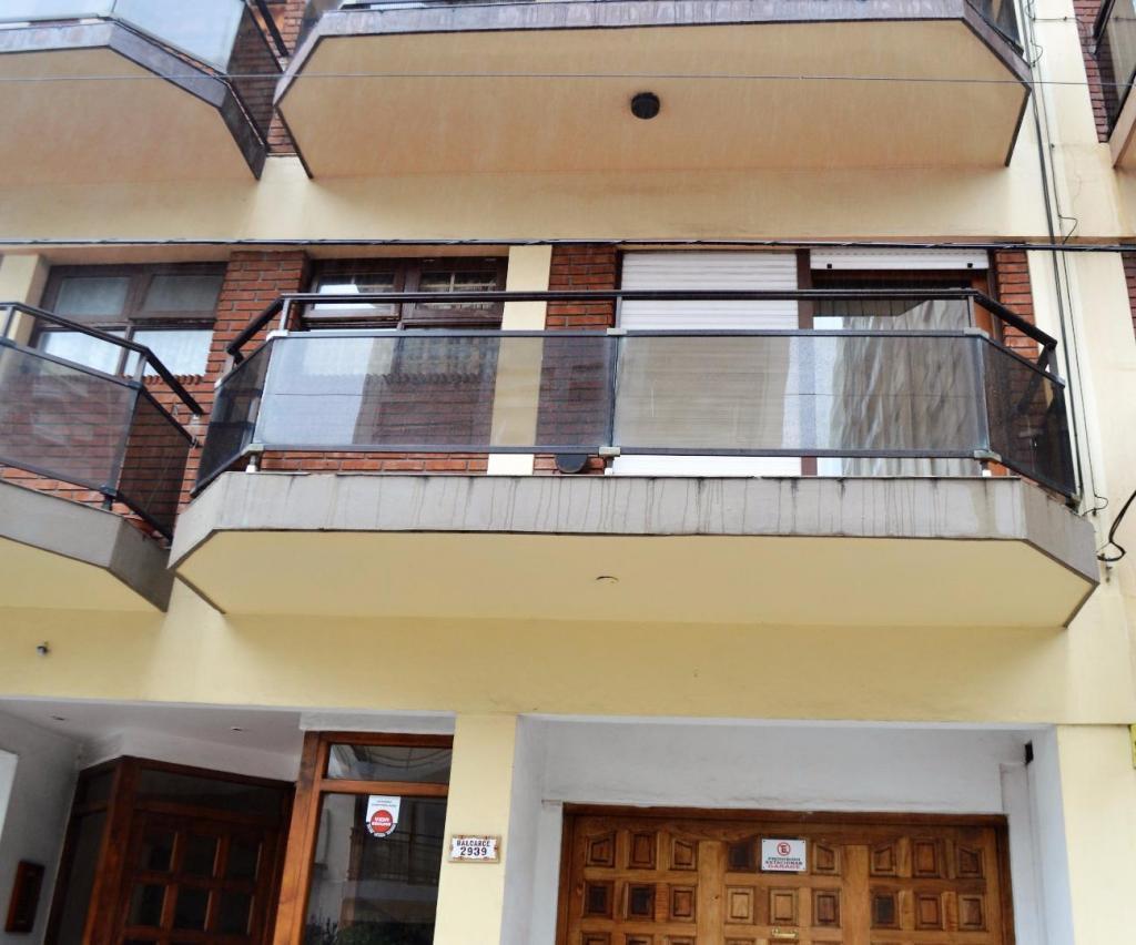 VENTA LA PERLA HERMOSO TRES AMBIENTES A LA CALLE CON BALCON