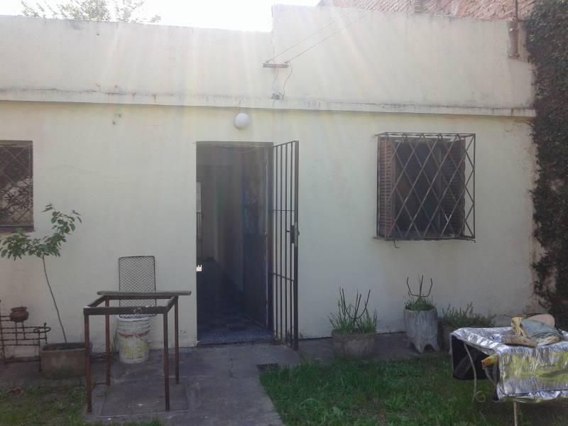 Casa sobre lote propio 8.66 X 20!! 2 PATIOS Y CUARTO AUX