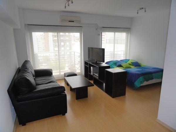 LUMINOSO Y MODERNO STUDIO: PISCINA, GYM, WI.FI. EXCELENTE UBICACION