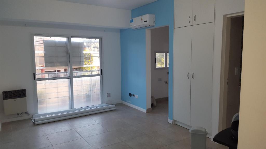 ALQUILO HERMOSO MONOAMBIENTE ZONA CENTRO/PARQUE $4.000 FINALES