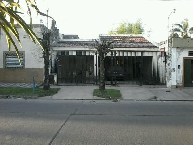 Vendo Casa en Calle Crisóstomo Álvarez al 2400