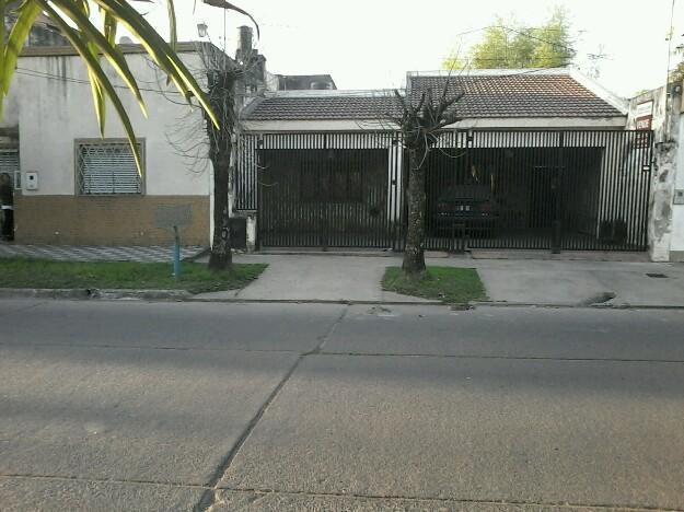 Vendo Casa en Calle Crisóstomo Álvarez al 2400