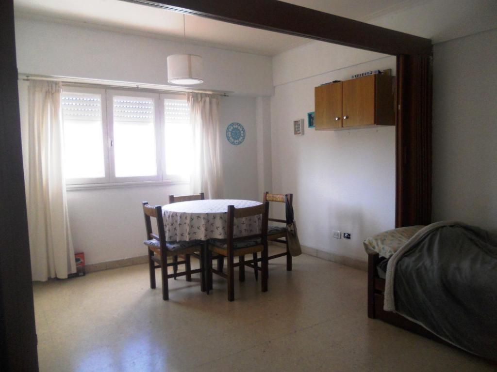 AMBIENTE AL CONTRAFRENTE MUY LUMINOSO