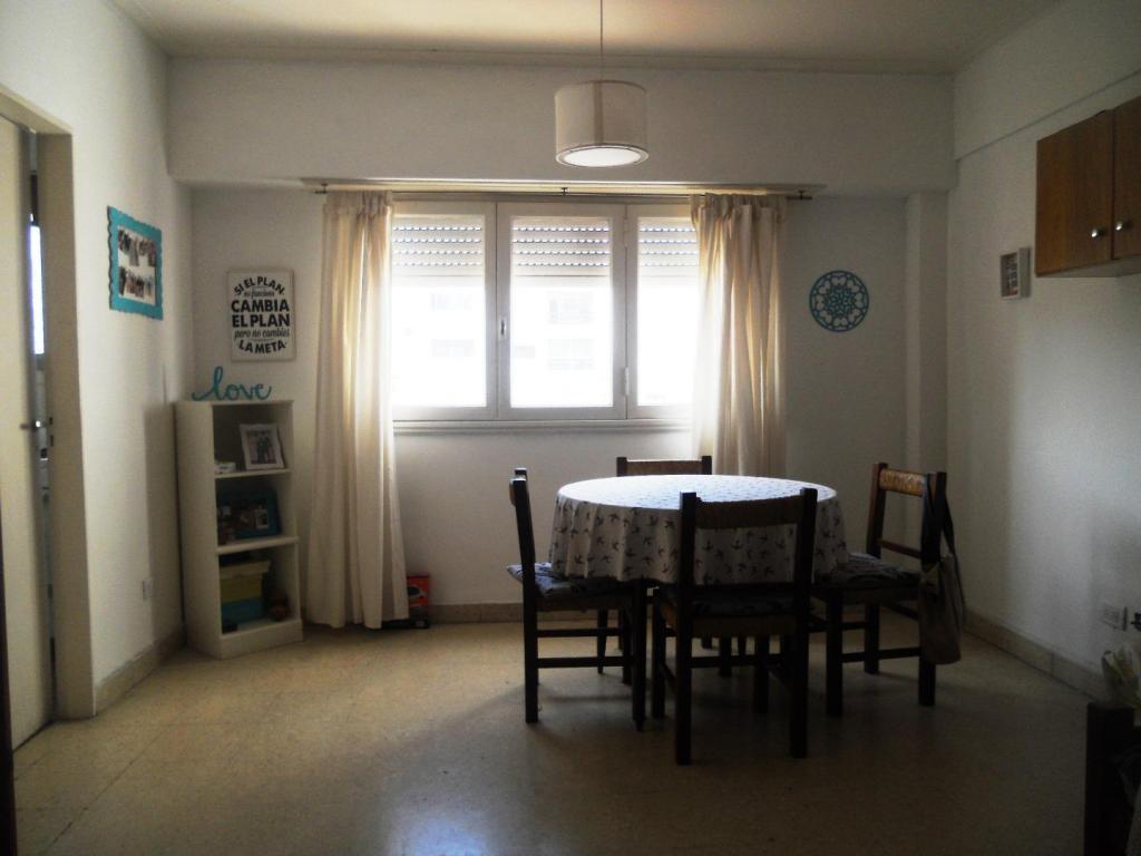 AMBIENTE AL CONTRAFRENTE MUY LUMINOSO