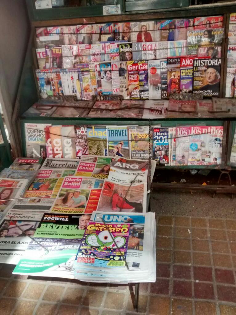 Escaparate de Diarios Y Revistas con Stock Incluido Excelente Ubicación