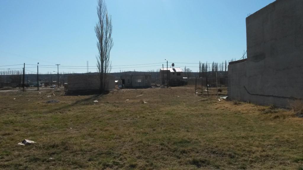 LOTE EN PLOTTIER DE 300 MTS2, EN BARRIO LA CASONA