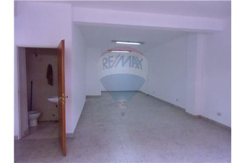 Amplio local en venta