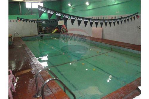 Local en 4 Ptas C/Piscina Climatiz./Lote Ppio/C3II