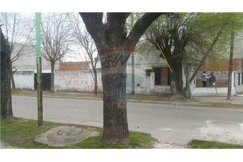 Terreno con edificación en venta La Plata