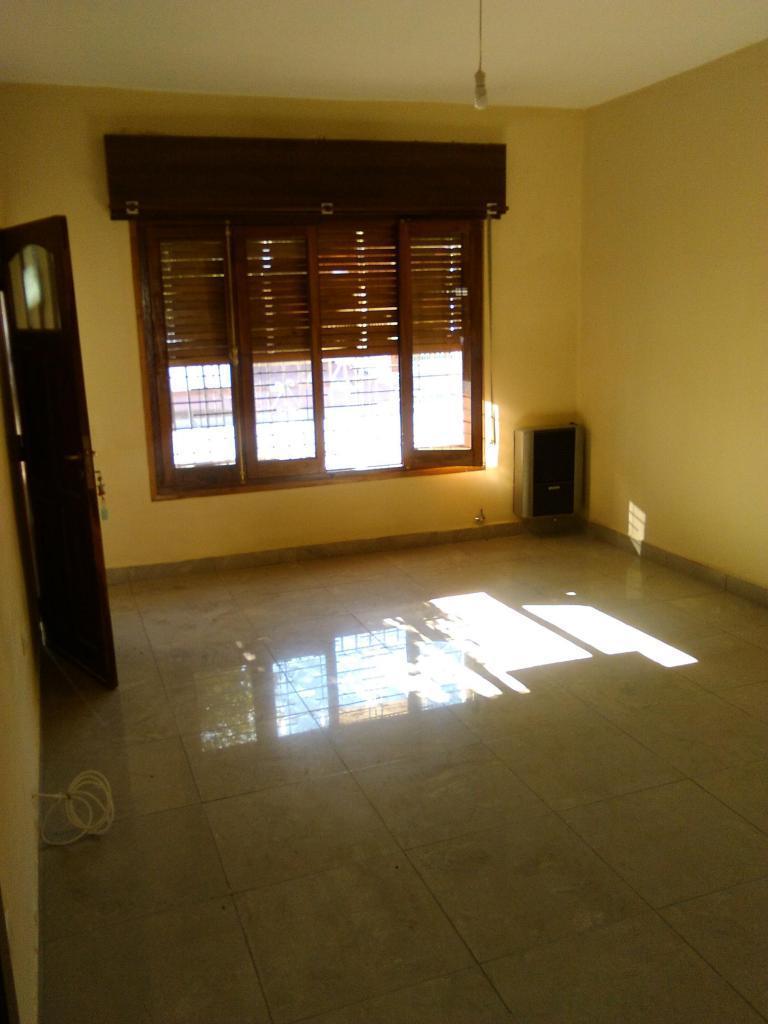 VENDO EXCELENTE CASA en Barrio ATE!!