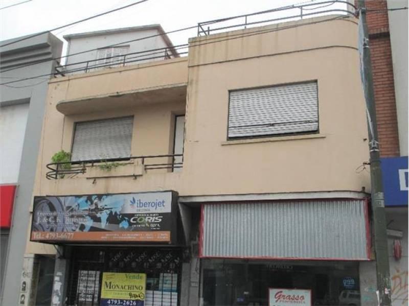 Venta oficina, consultorio, estudio, sobre avenida Santa Fe, Martinez