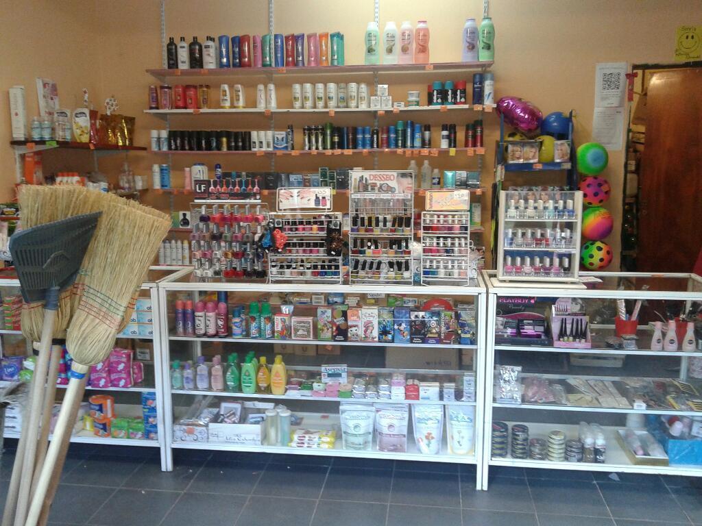 Se vende fondo de comercio de perfumeria y articulos de limpieza