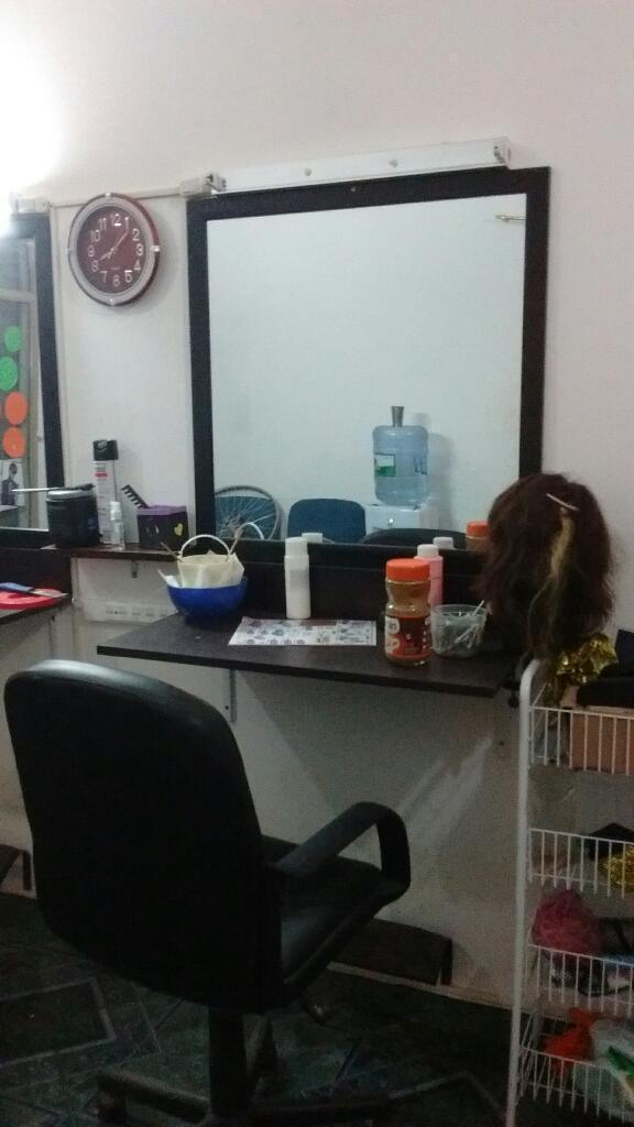 Vendo O Alquilo Fondo Comercio de Peluqueria con Local