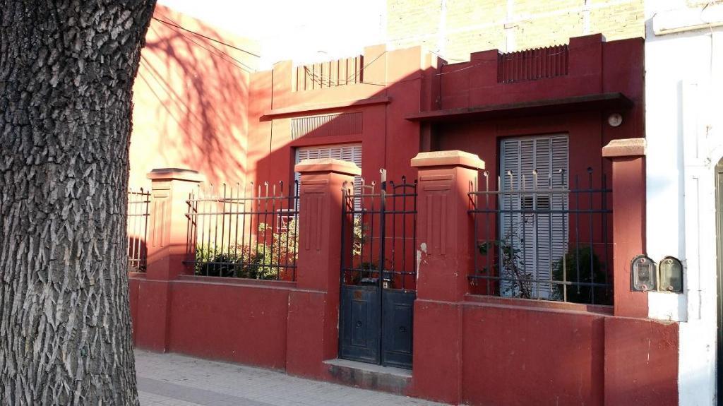 Vendo Casa Antigua en Calle Las Heras 1016