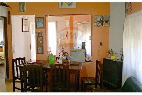 Venta Casa 2 dormitorios. Cochera. Apta crédito