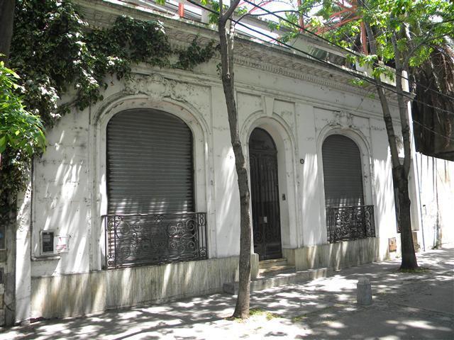 Casa 2 plantas con jardin para USO COMERCIAL Distrito de las Artes