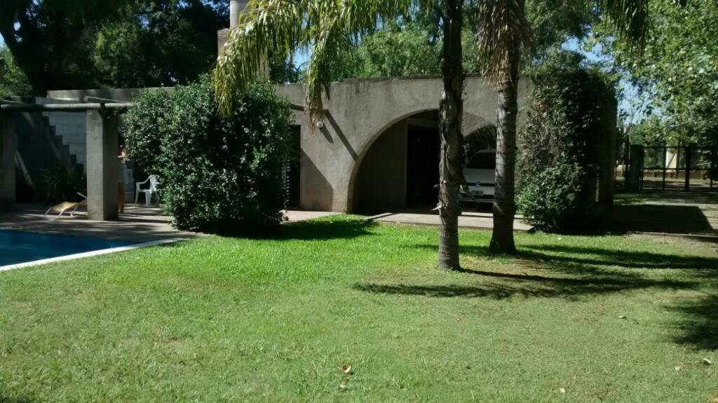 Alquiló Hermosa Casa en Funes