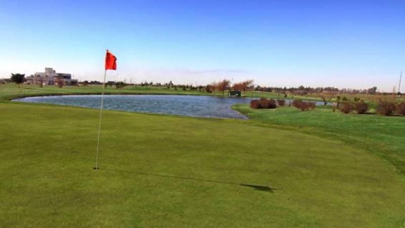 Lote en La Cascada Country Golf Fondo Golf 1200 Metros