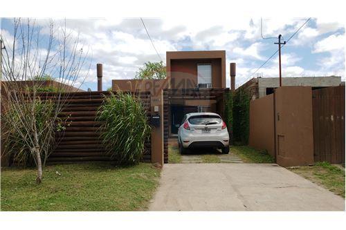 Casa Dos Dormitorios en Fisherton