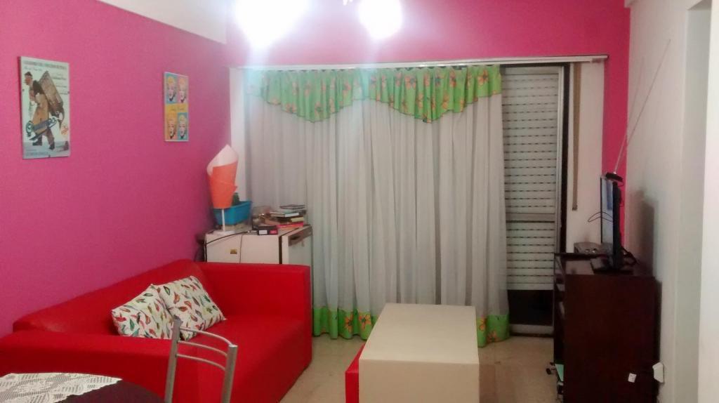 EXCELENTE DEPARTAMENTO DE 2 AMBIENTES CON BALCÓN