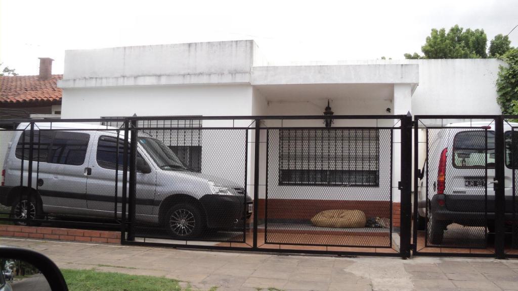 Casa Ph al frente a una cuadra de Noguera y a 8 de la estacion de Padua Sur