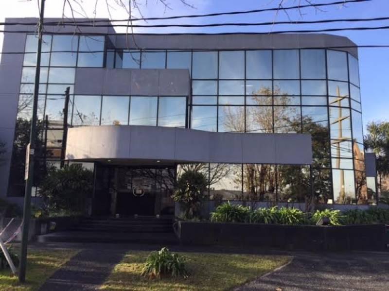 Edificio de oficinas en venta en  Larrea 390