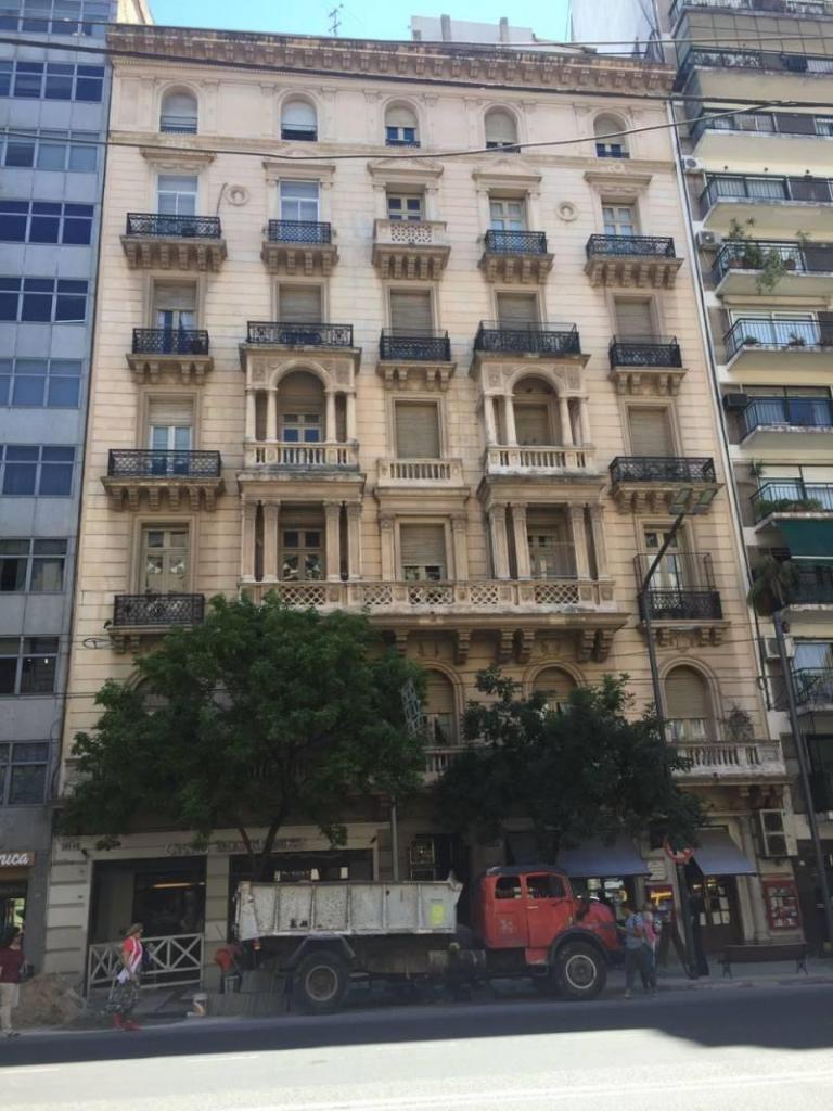 Semipiso Señorial en Edificio de caracter Histórico, 5 Amb con dependencias