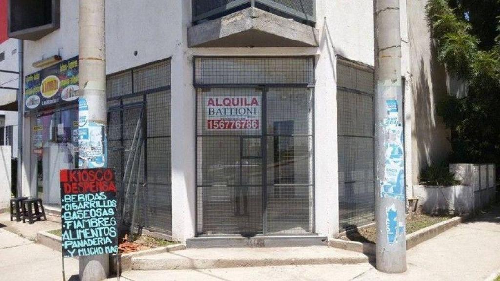 $ 2.400 Local Alquiler Luis Tamini Esquina Chancay 0