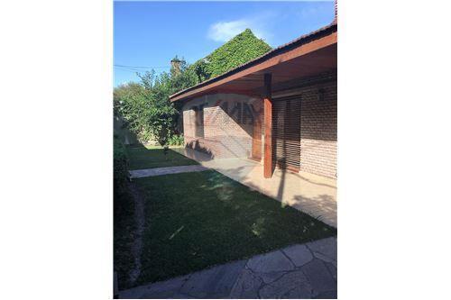 Venta casa de 3 dormitorios en gonnet