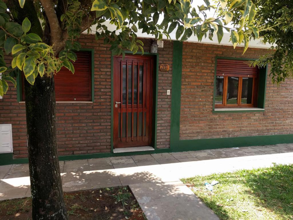 SE ALQUILA CASA 2 DORMITORIOS EN GRAL. LAGOS